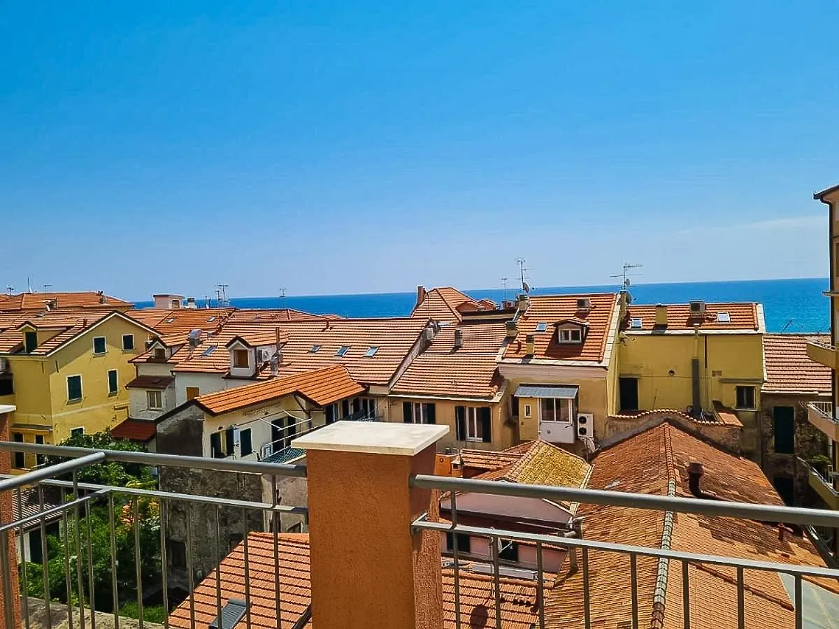Hotiday Room Collection - Alassio Centro Отель
