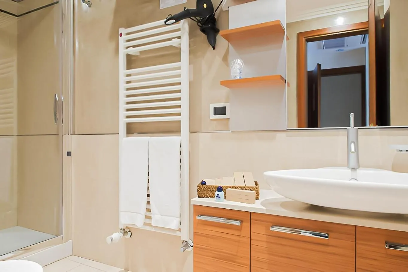 Hotiday Room Collection - Alassio Centro Отель