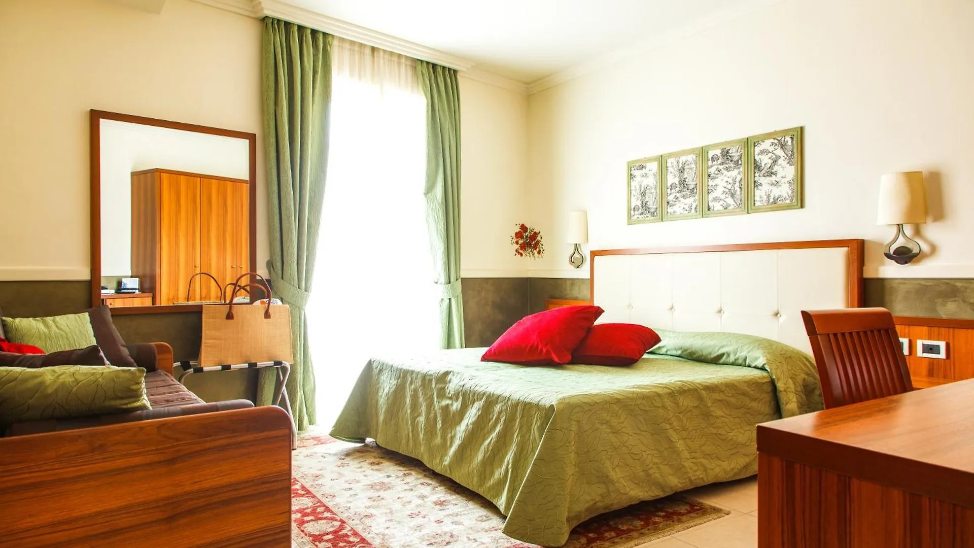 Hotiday Room Collection - Alassio Centro Hotel
