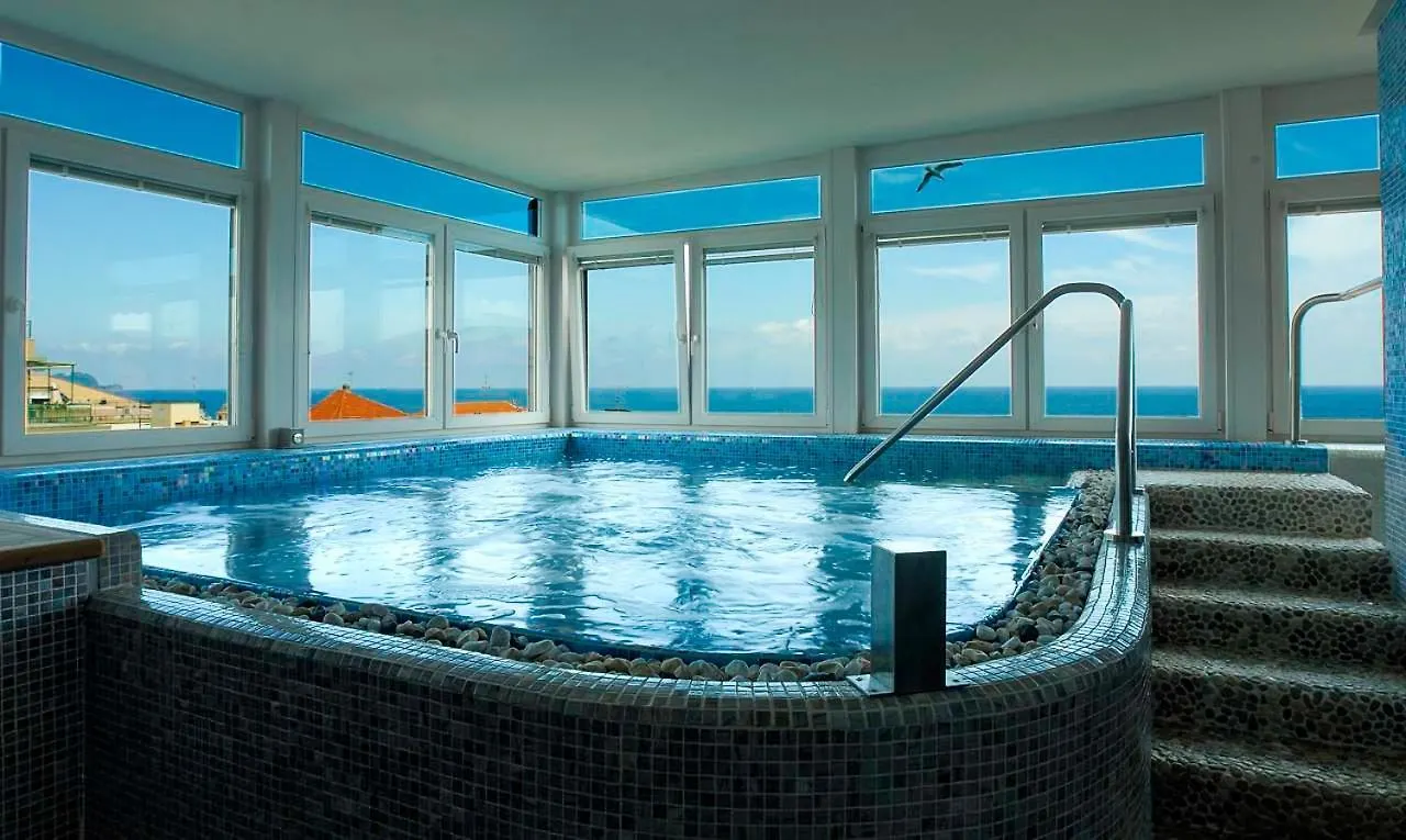 Hotiday Room Collection - Alassio Centro 3*,